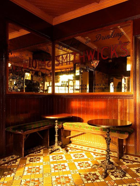 Crotty'S Pub & Accommodation คิลรัช ภายนอก รูปภาพ