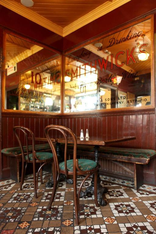 Crotty'S Pub & Accommodation คิลรัช ภายนอก รูปภาพ